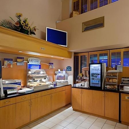 Holiday Inn Express Toronto East - Scarborough By Ihg Exteriér fotografie