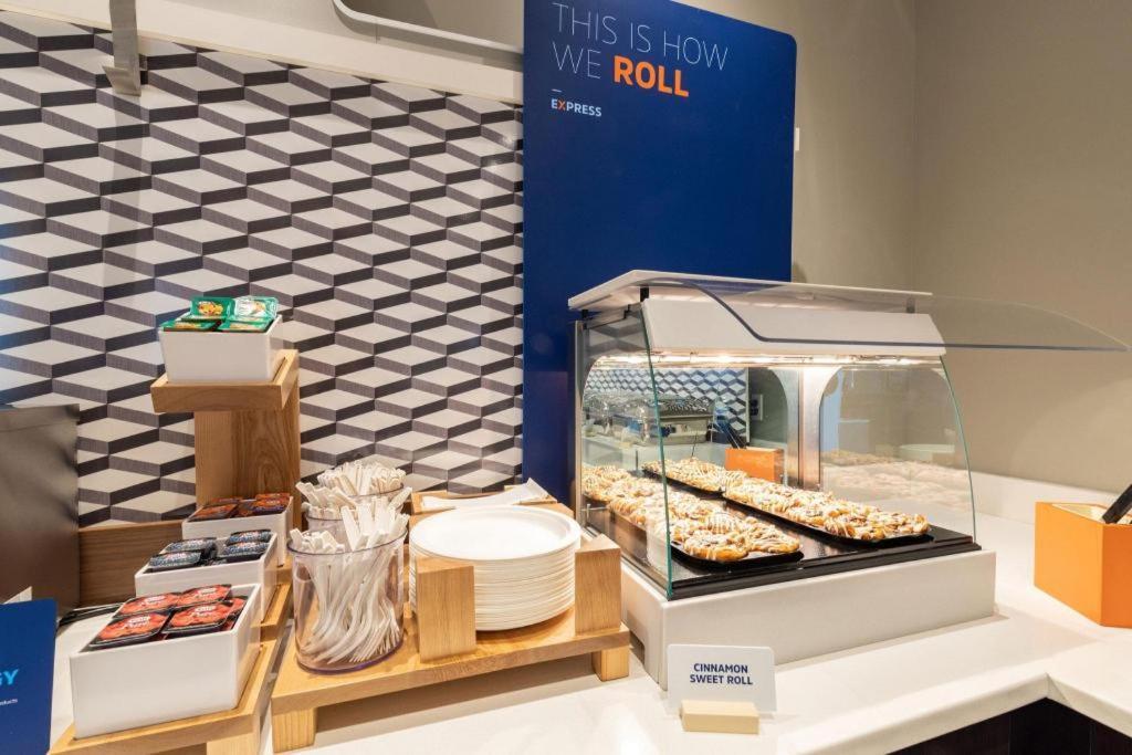 Holiday Inn Express Toronto East - Scarborough By Ihg Exteriér fotografie