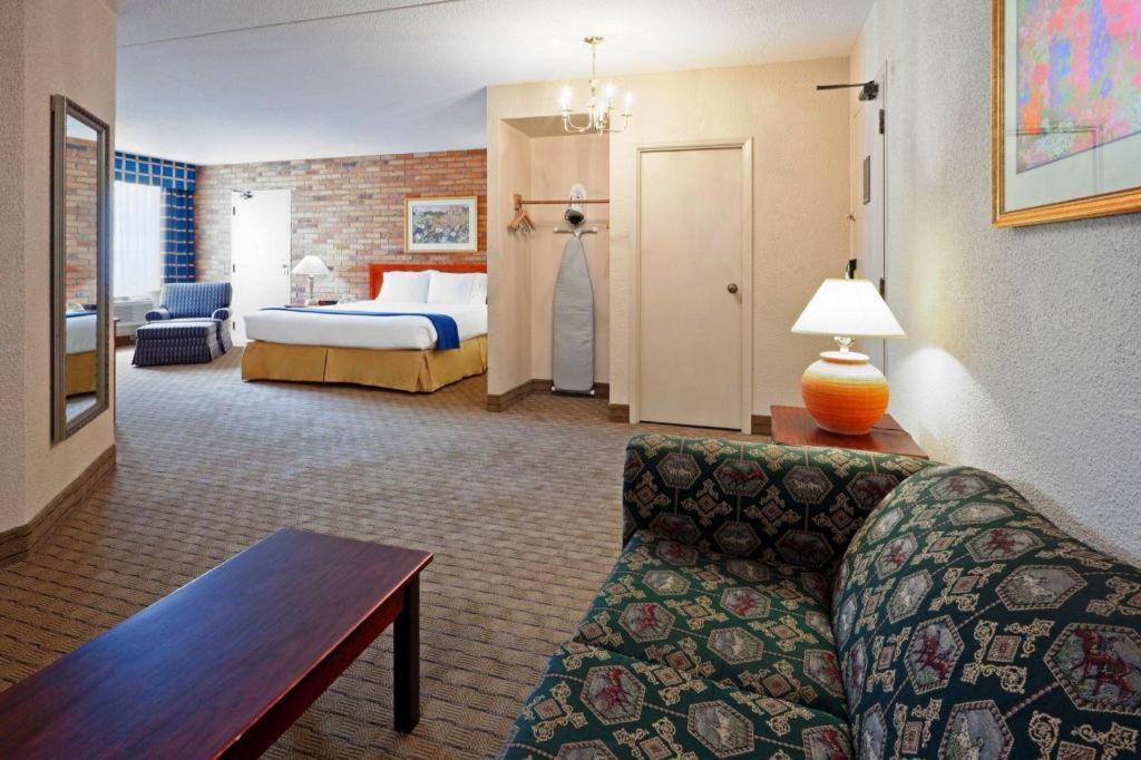 Holiday Inn Express Toronto East - Scarborough By Ihg Exteriér fotografie