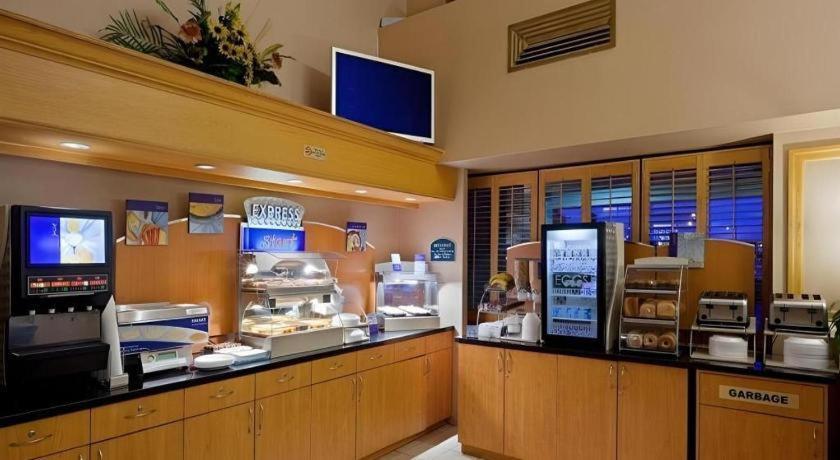 Holiday Inn Express Toronto East - Scarborough By Ihg Exteriér fotografie